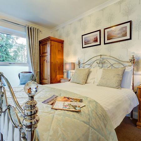 Meadfoot Guesthouse Room Only Accommodation For Adults วินเดอร์เมียร์ ภายนอก รูปภาพ