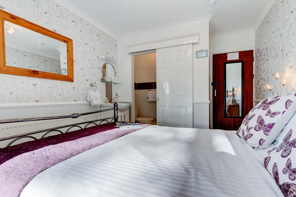 Meadfoot Guesthouse Room Only Accommodation For Adults วินเดอร์เมียร์ ภายนอก รูปภาพ