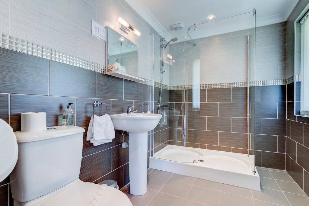 Meadfoot Guesthouse Room Only Accommodation For Adults วินเดอร์เมียร์ ภายนอก รูปภาพ
